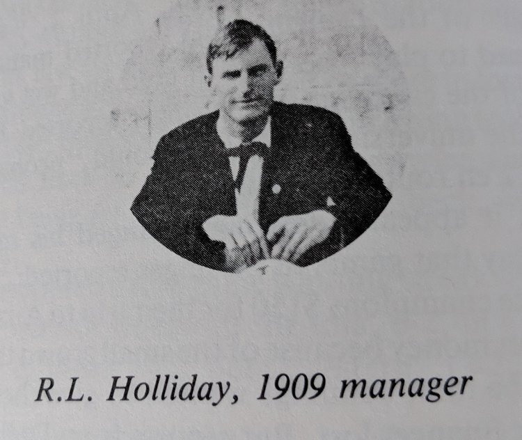 R.L. Holliday baseball manager